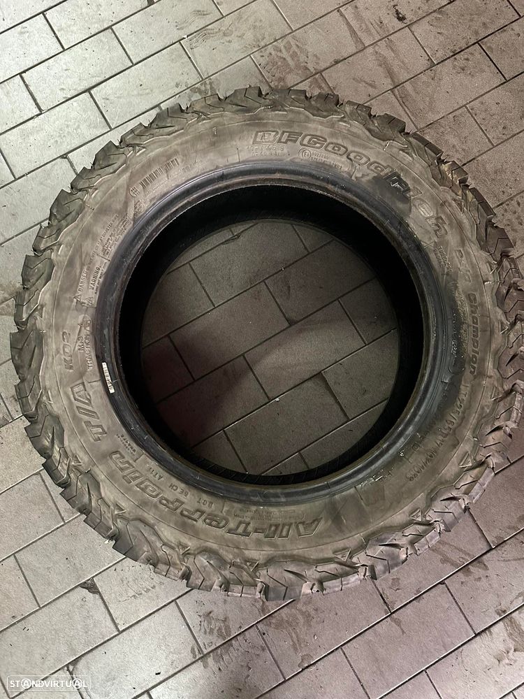 2 Pneus 225/65/17 Bfgoodrich Champion All Terain T/A KO2 com mais de 70% de piso - 3