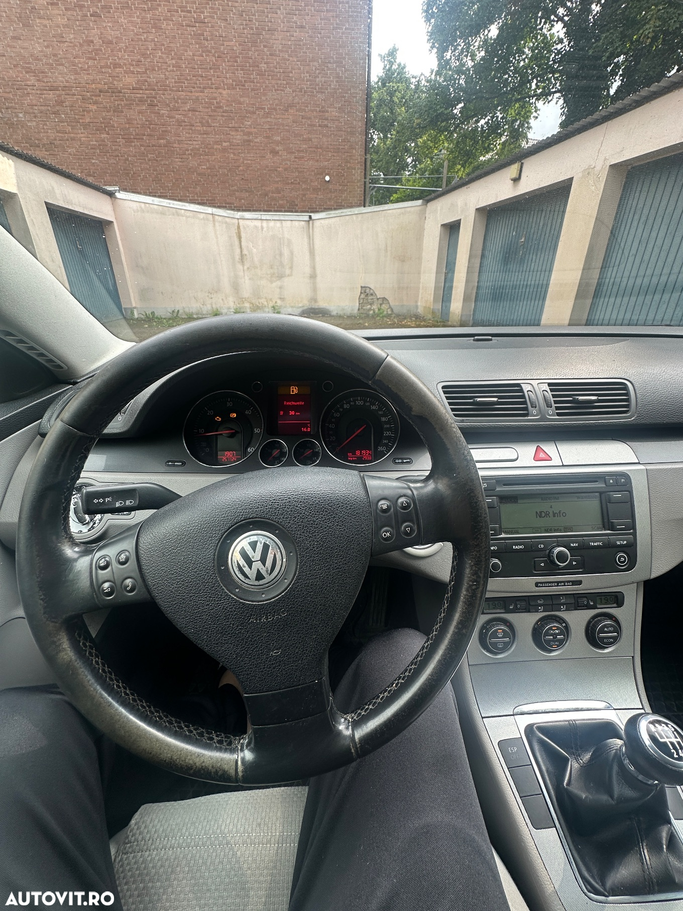 Volkswagen Passat Variant 2.0 TDI DPF Highline - 8