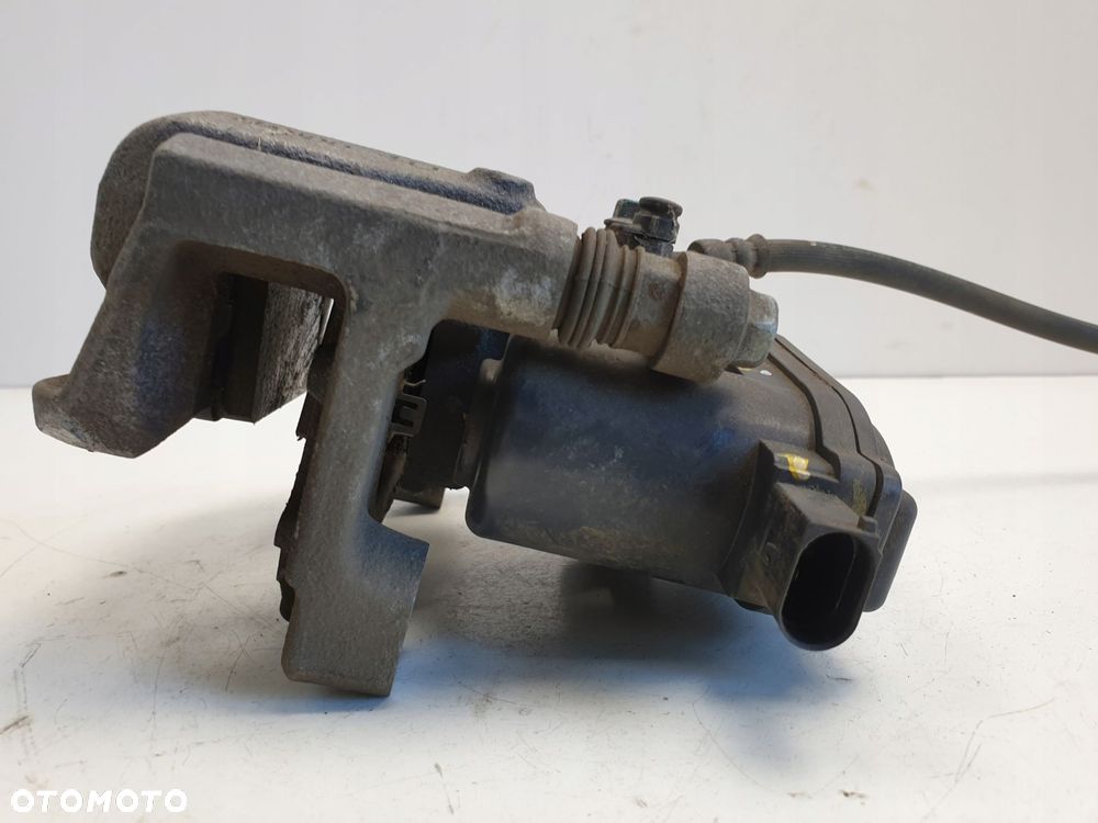 Santa Fe IV 2.2 CRDI PRAWY TYLNY ZACISH HAMULCOWY - 4