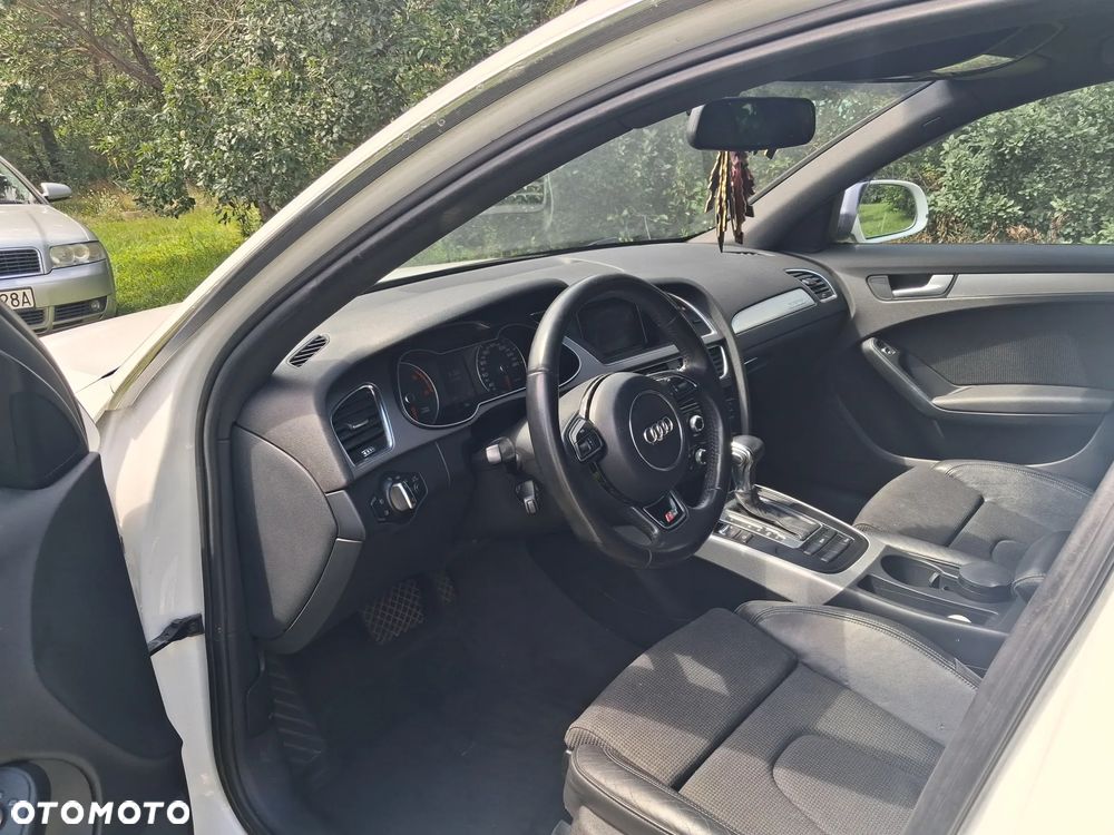 Audi A4 Avant 2.0 TDI DPF quattro S tronic S line Sportpaket - 4