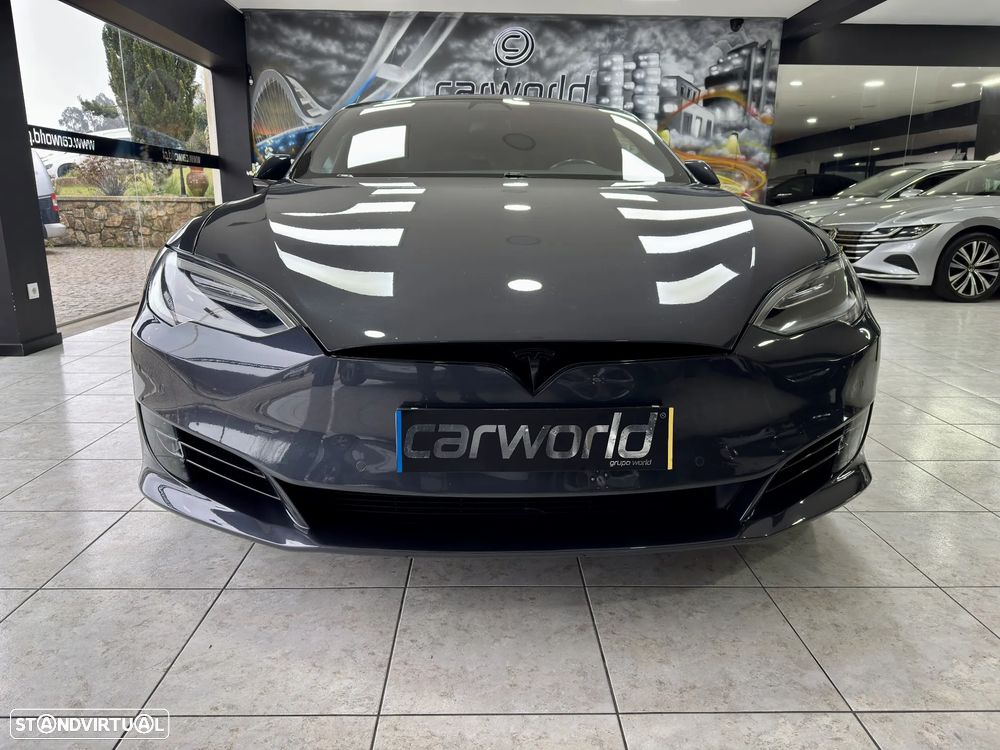 Tesla Model S - 12