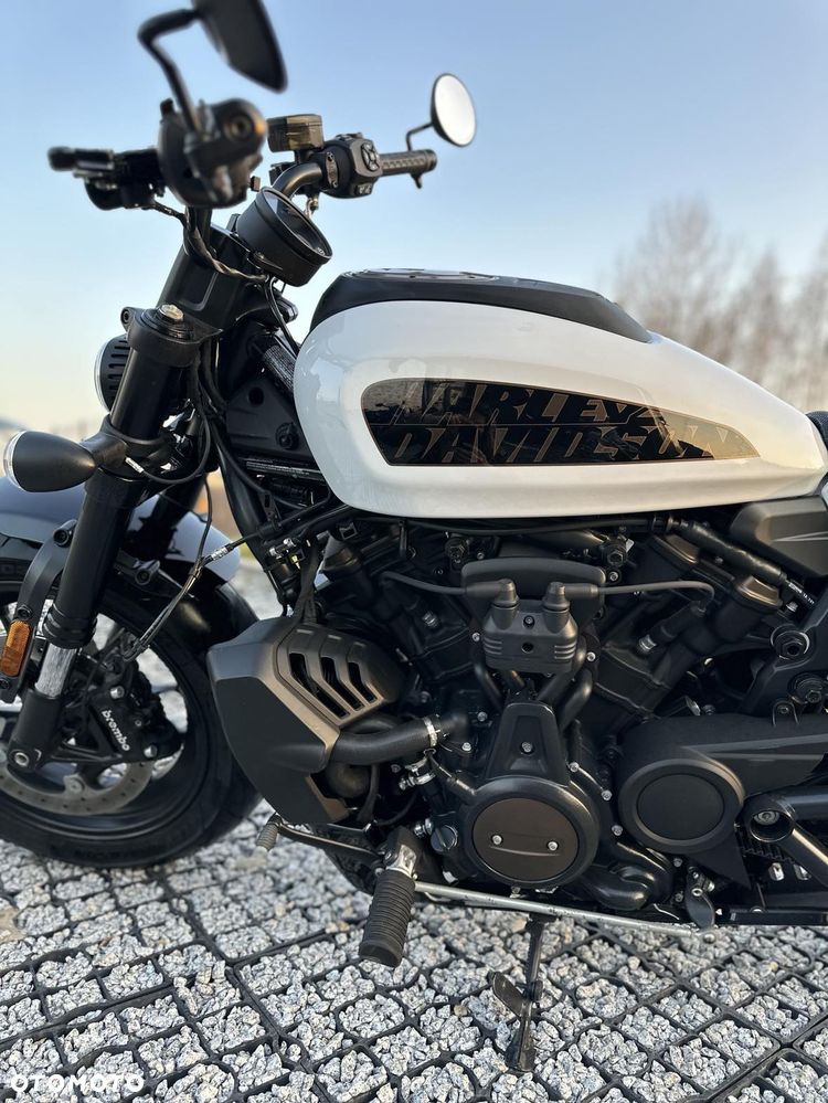Harley-Davidson Sportster - 11