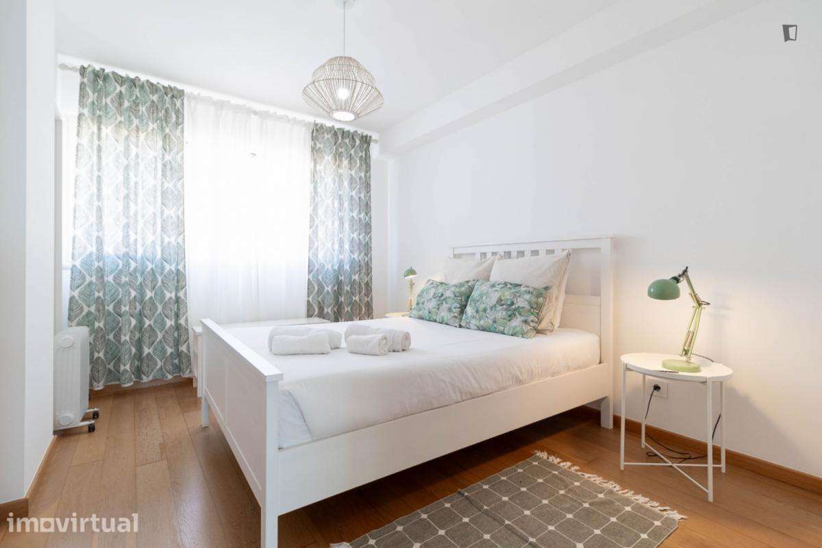 Apartamento com 4 quartos - localizado em Linda-a-Velha Lisbon - Grande imagem: 4/39