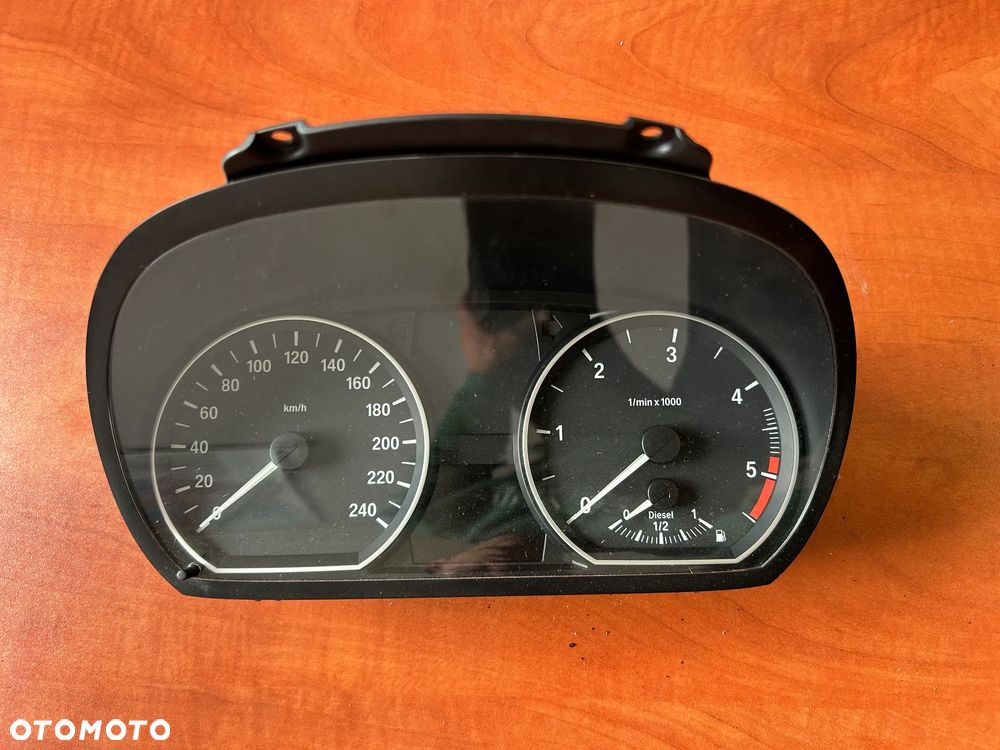 BMW E87 LICZNIK 1024952-84 - 1