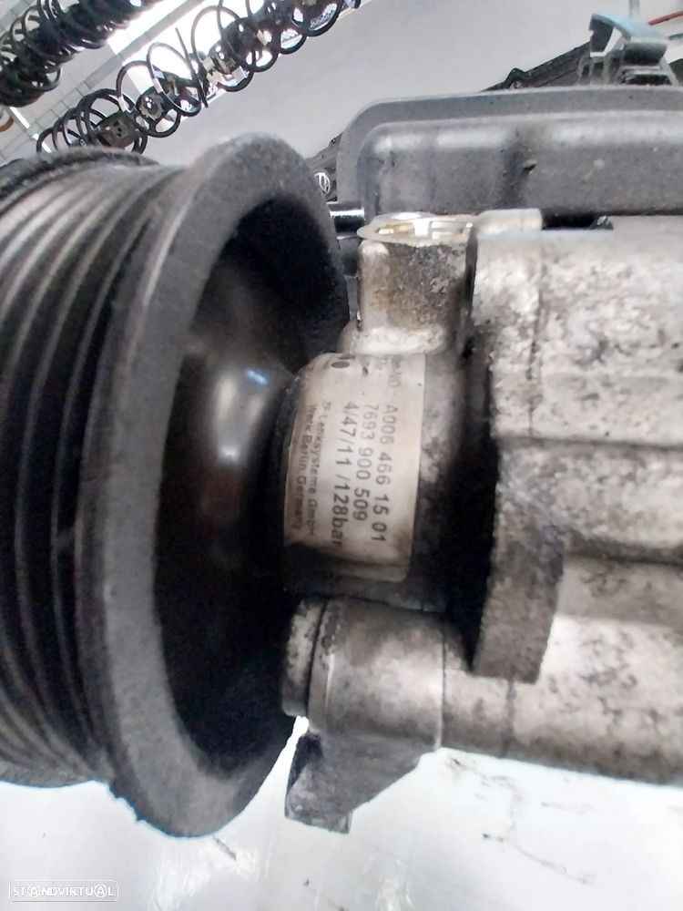 Bomba direcção Mercedes-Benz W204 Ref: A006 466 15 01 - 2