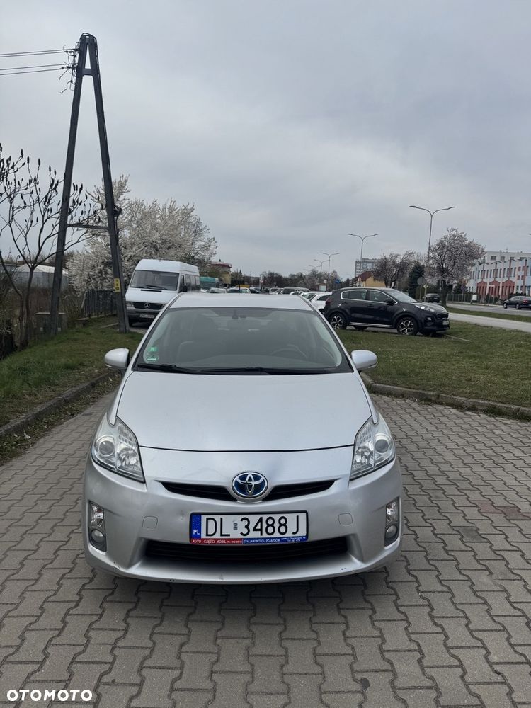 Toyota Prius (Hybrid) Executive - 8