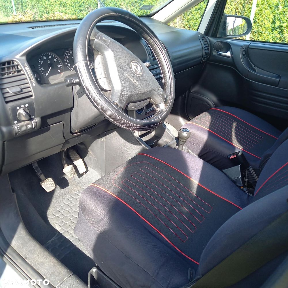 Opel Zafira - 16