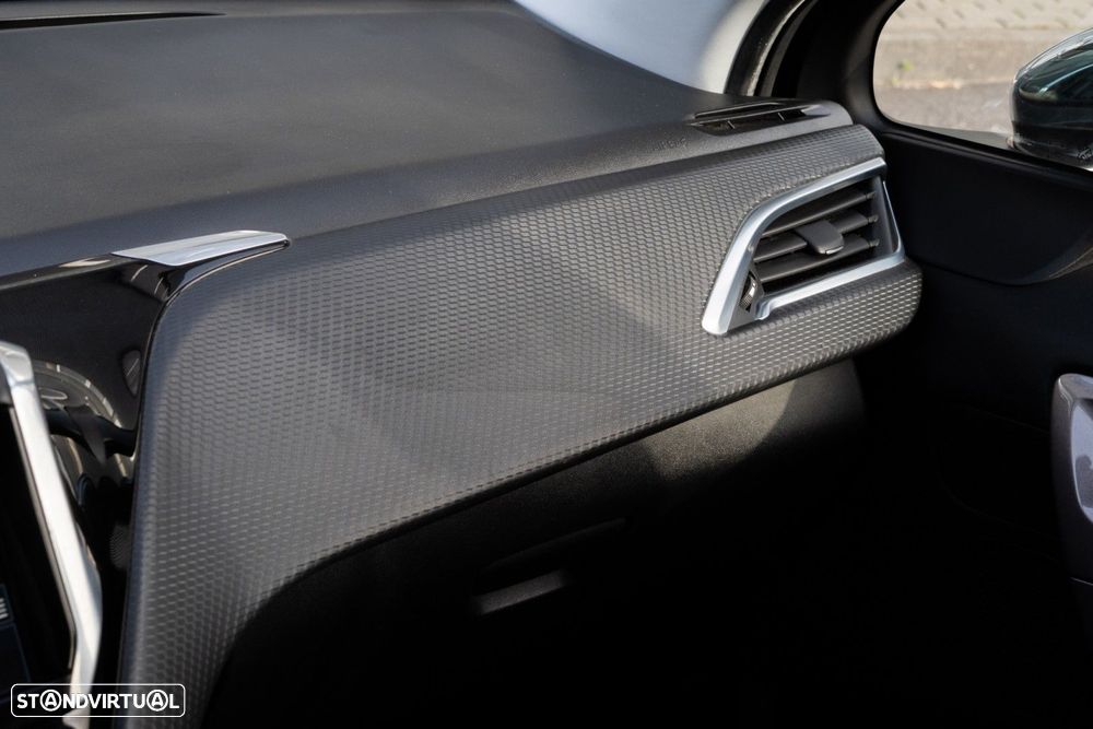 Peugeot 2008 1.2 PureTech Style - 23