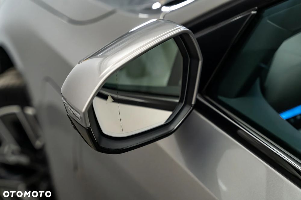 BMW Seria 5 530e xDrive PHEV M Sport - 14