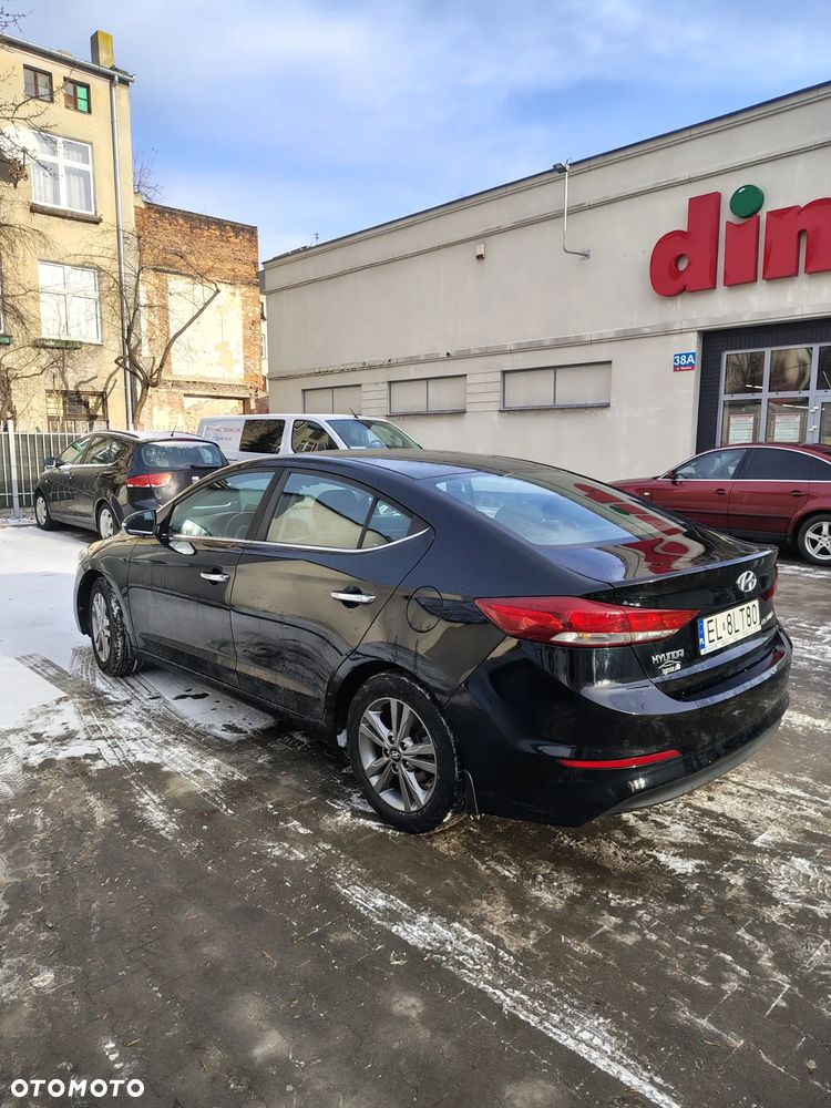 Hyundai Elantra 1.6 Comfort - 25