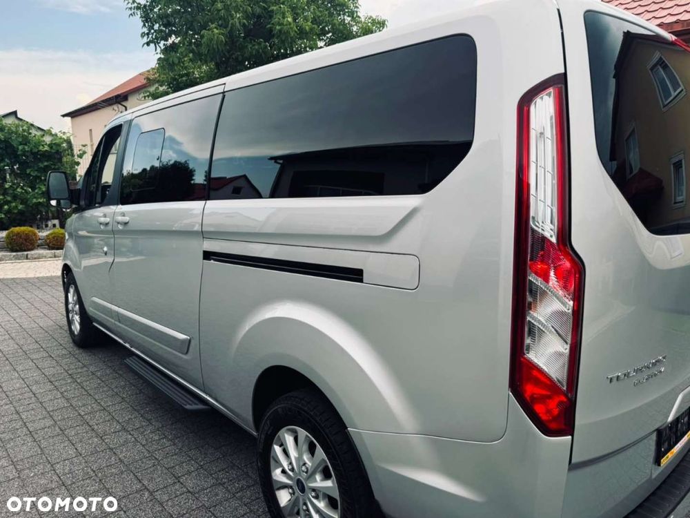 Ford Tourneo Custom - 12