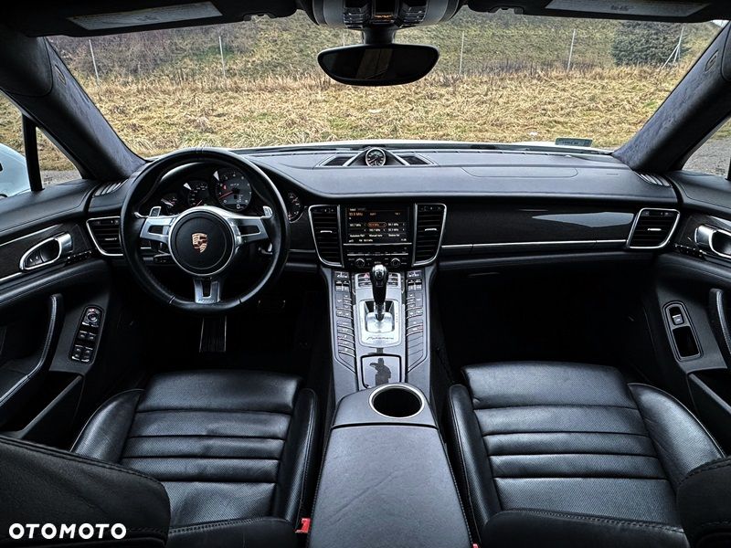 Porsche Panamera GTS PDK - 13