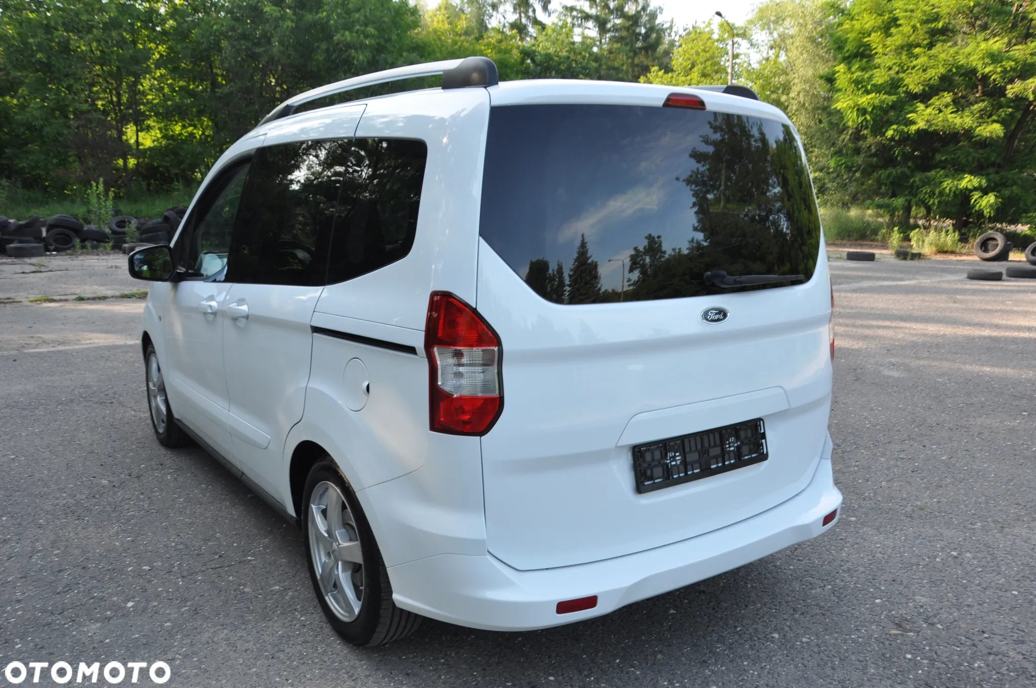 Ford Tourneo Courier - 13