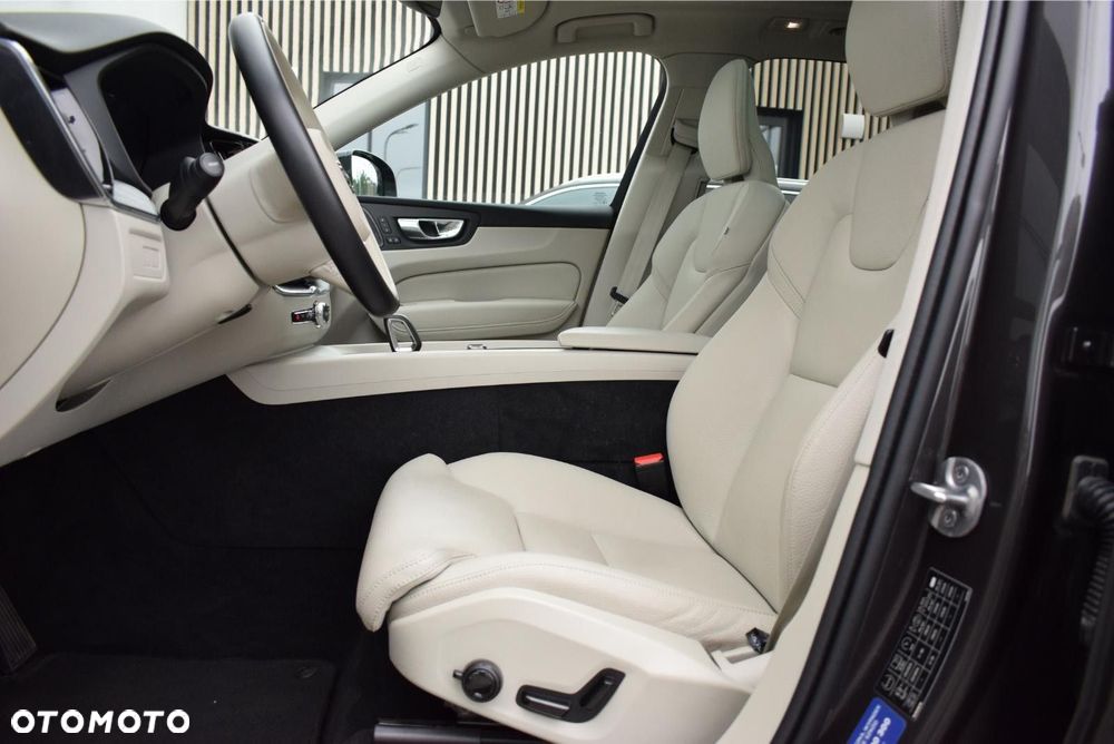 Volvo XC 60 - 22