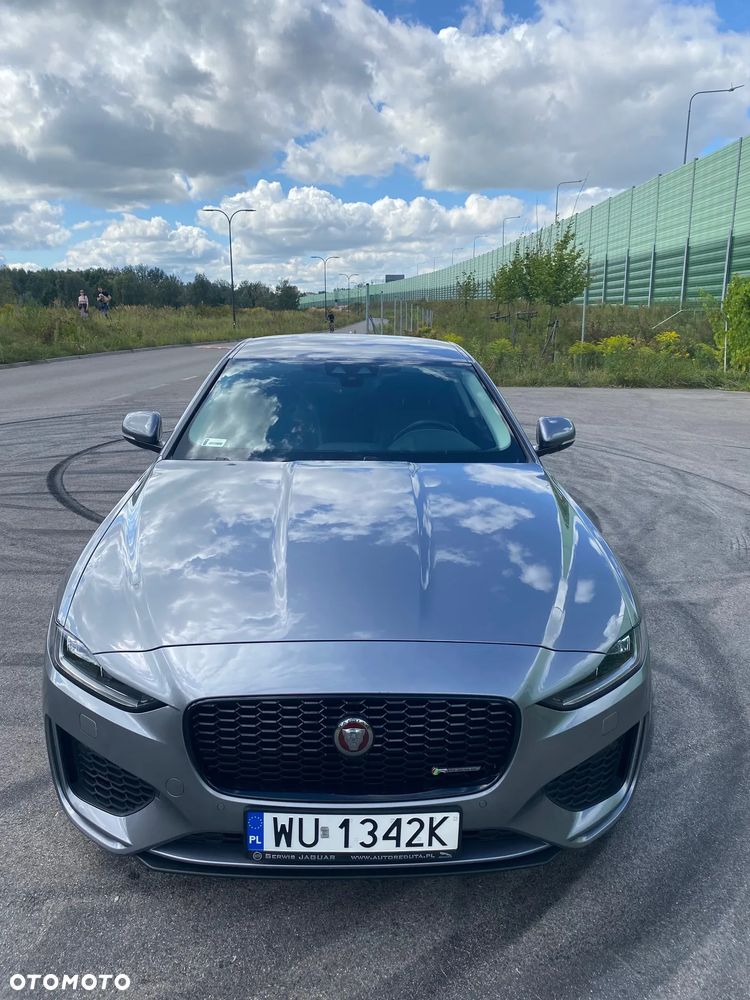 Jaguar XE 2.0 P250 R-Dynamic SE - 4