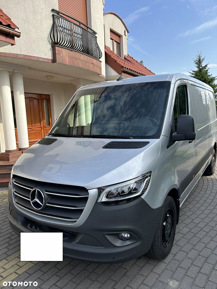 Mercedes-Benz Sprinter - 1