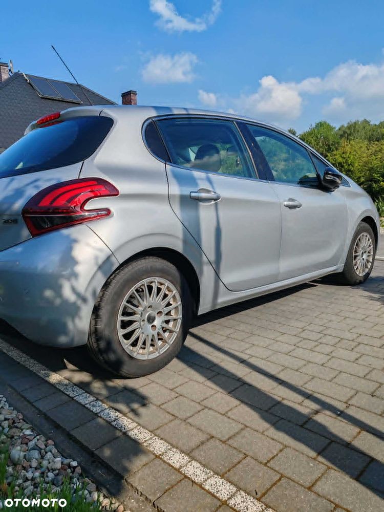 Peugeot 208 - 7