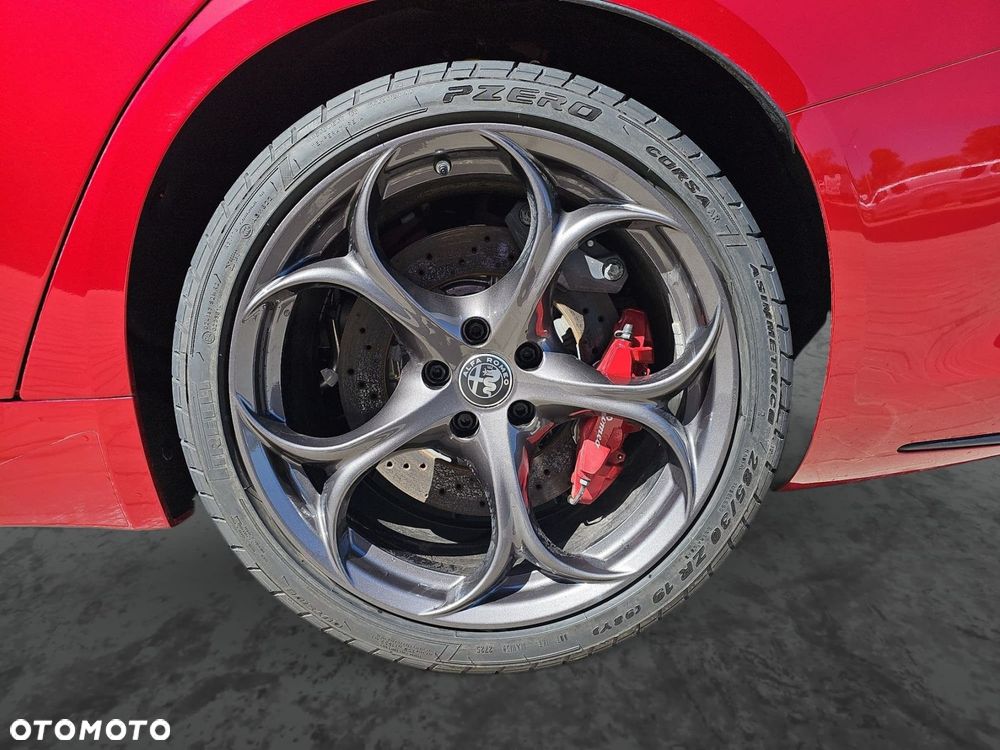 Alfa Romeo Giulia - 19
