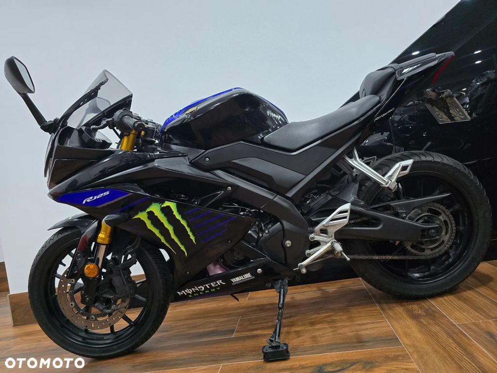 Yamaha YZF - 22