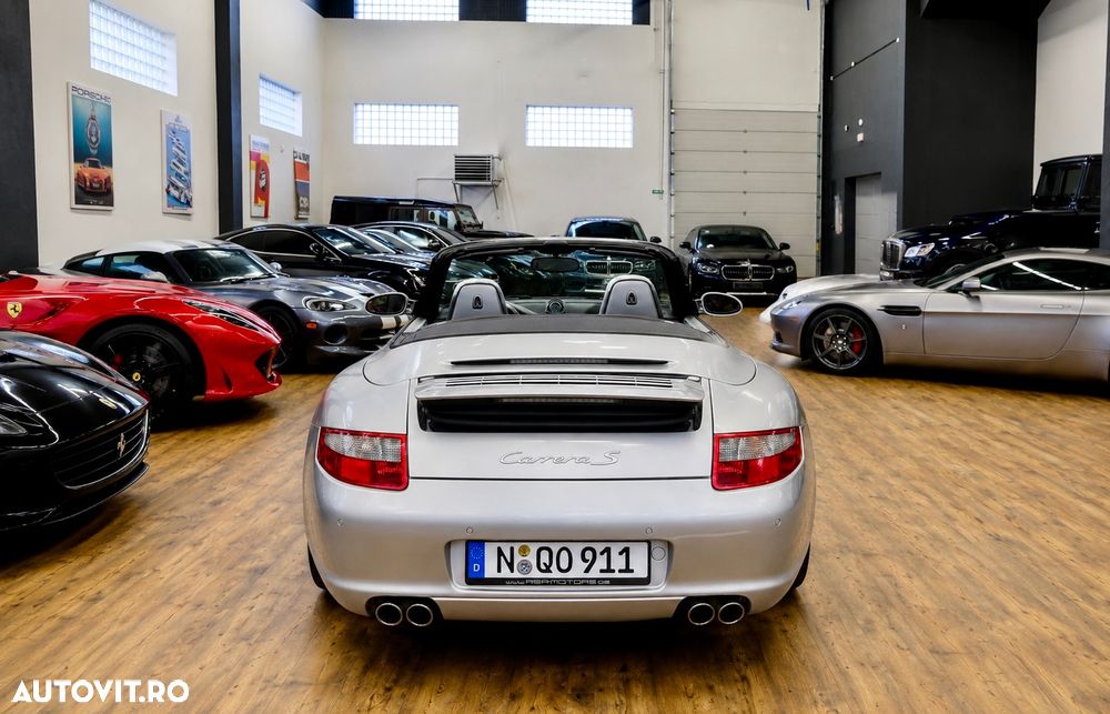 Porsche 911 Carrera - 14