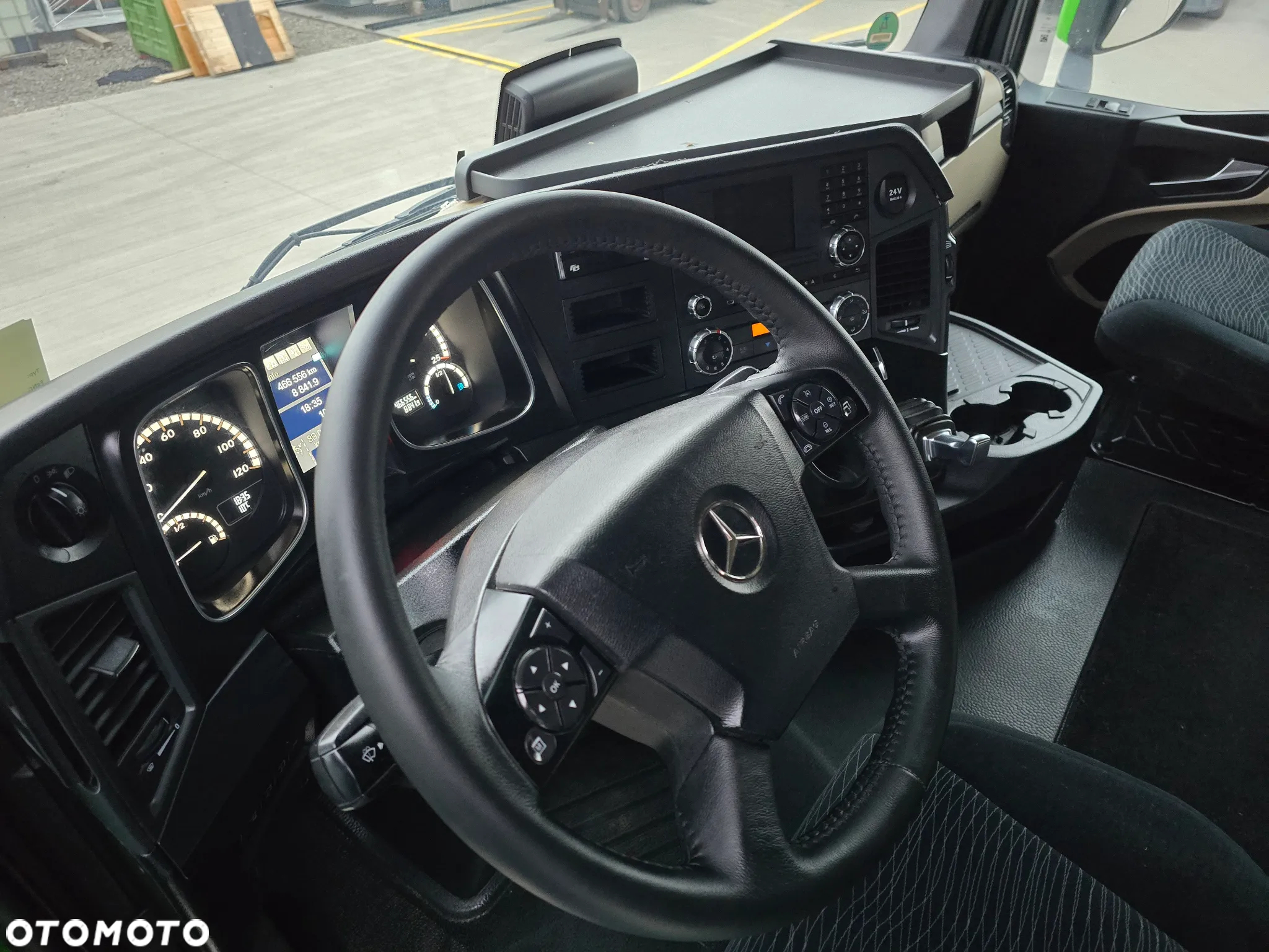 Mercedes-Benz ACTROS - 9