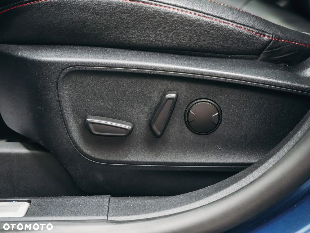 Ford Kuga 2.5P PHEV FWD ST-Line X - 13