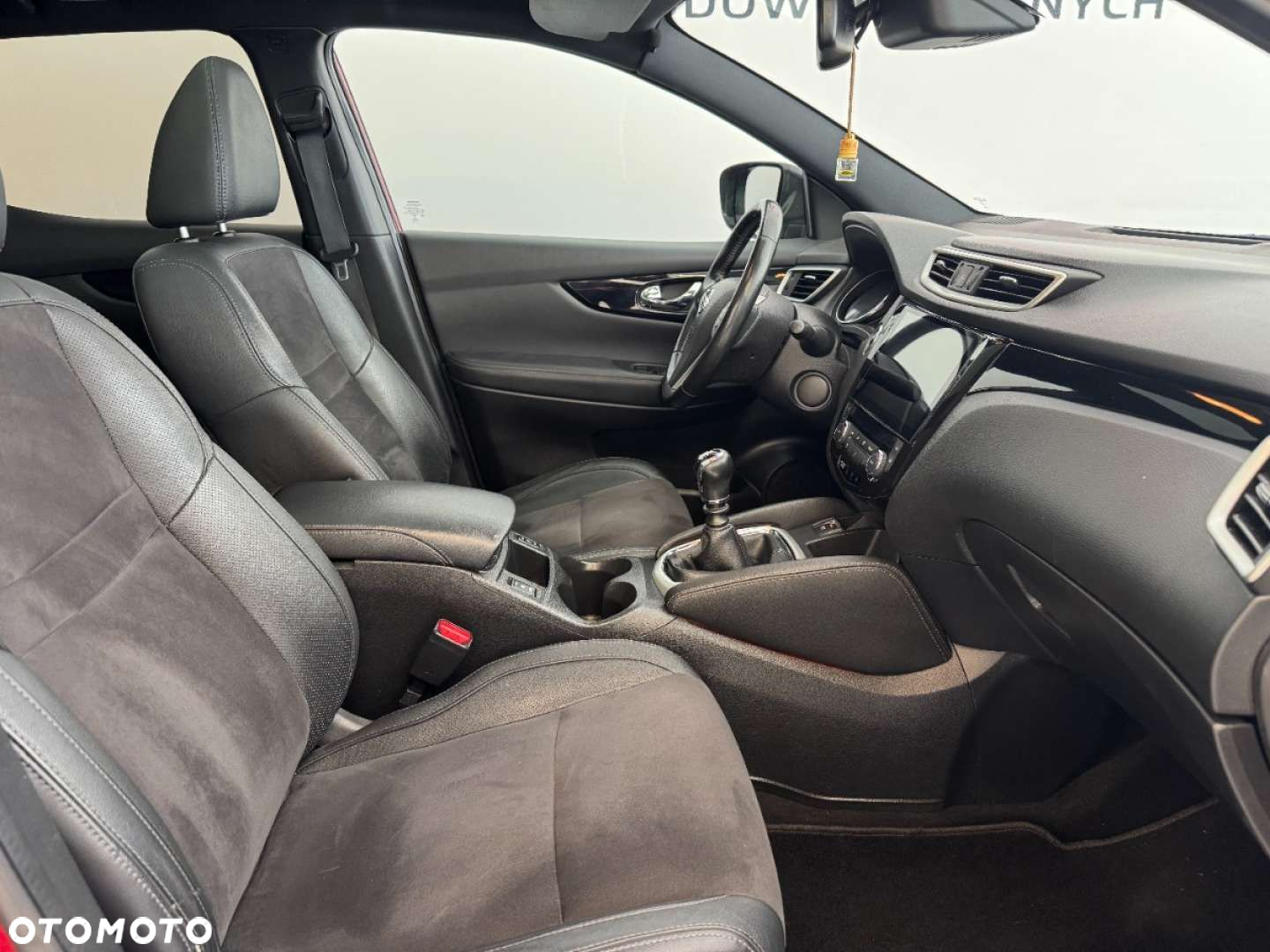 Nissan Qashqai 1.6 DIG-T N-Connecta - 23