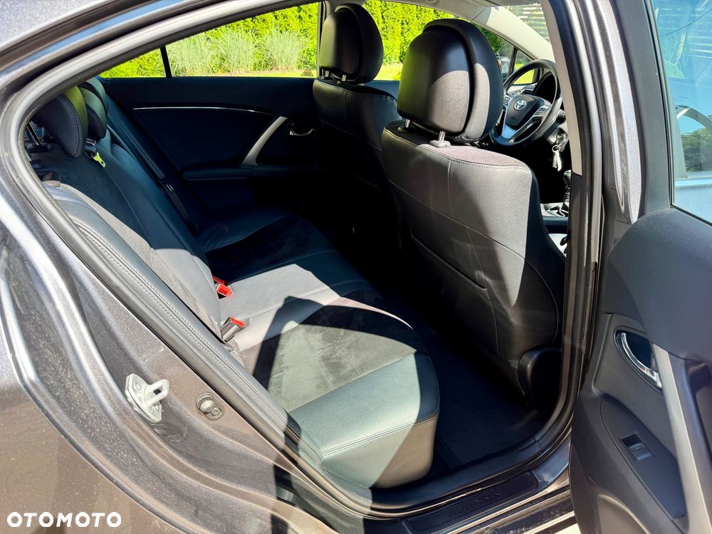 Toyota Avensis 1.8 Sol EU5 - 16