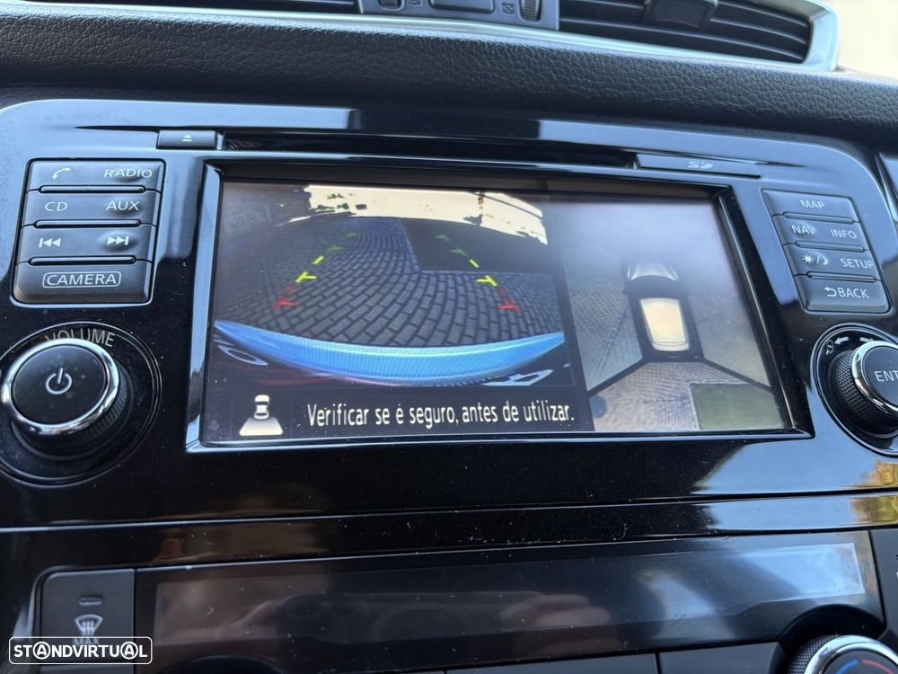 Nissan Qashqai 1.5 dCi N-Connecta 18 - 17