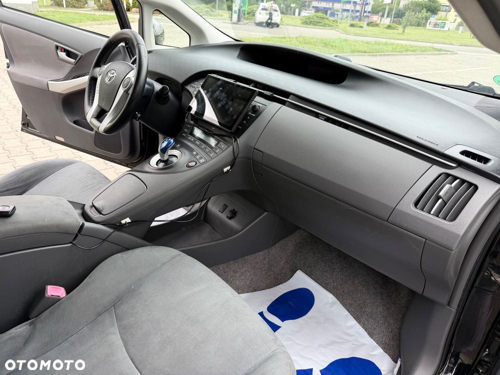 Toyota Prius - 16