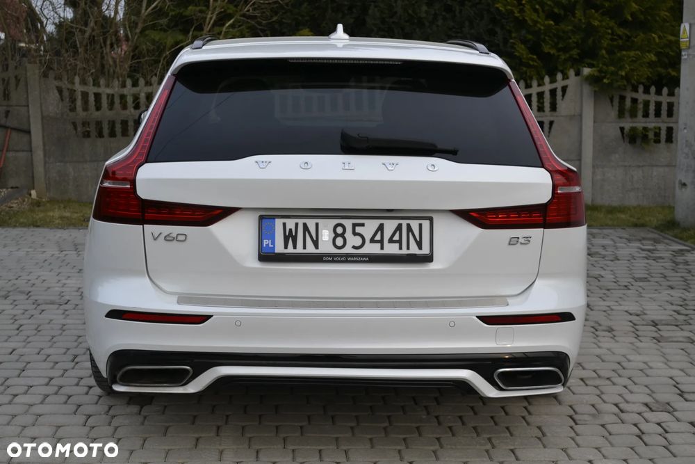 Volvo V60 B3 B R-Design - 17