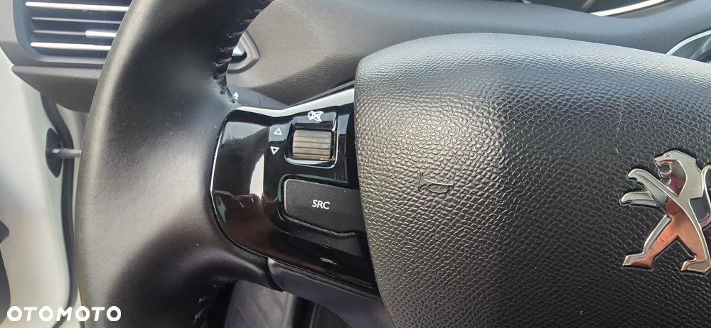 Peugeot 308 1.6 BlueHDi Allure S&S - 18