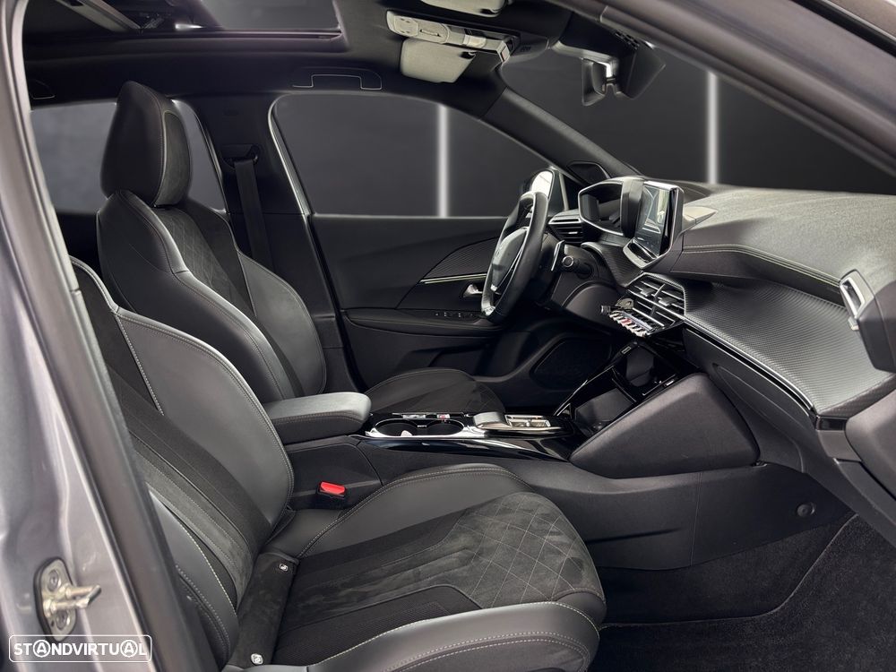 Peugeot 2008 1.2 PureTech GT EAT8 - 23