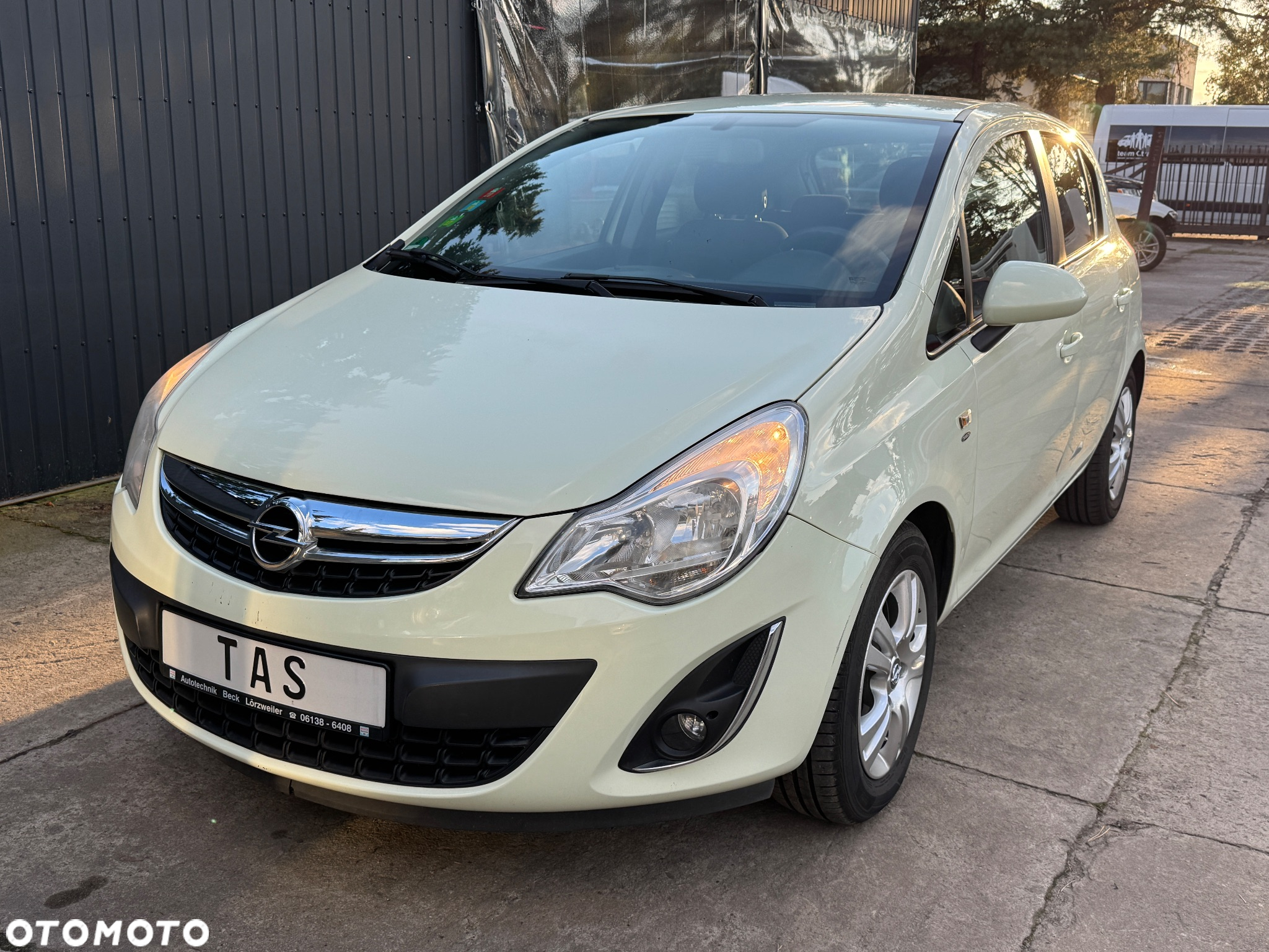 Opel Corsa 1.4 16V Satellite - 7