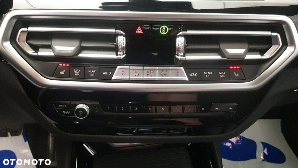 BMW iX3 - 24