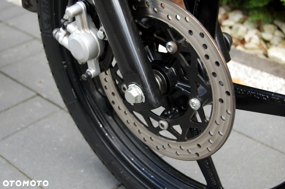 Yamaha YBR - 7