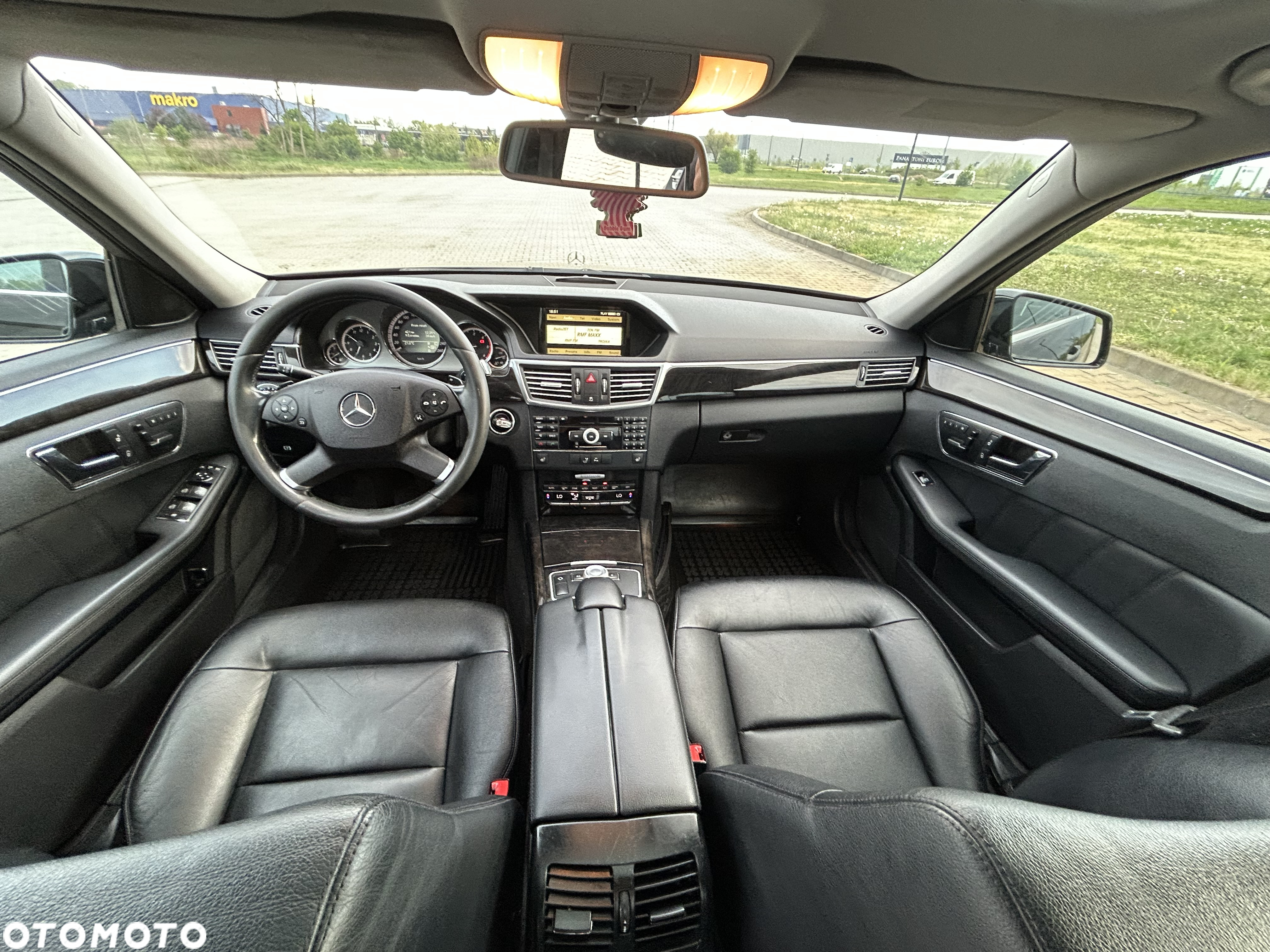 Mercedes-Benz Klasa E 350 CDI BlueEff Avantgarde - 27