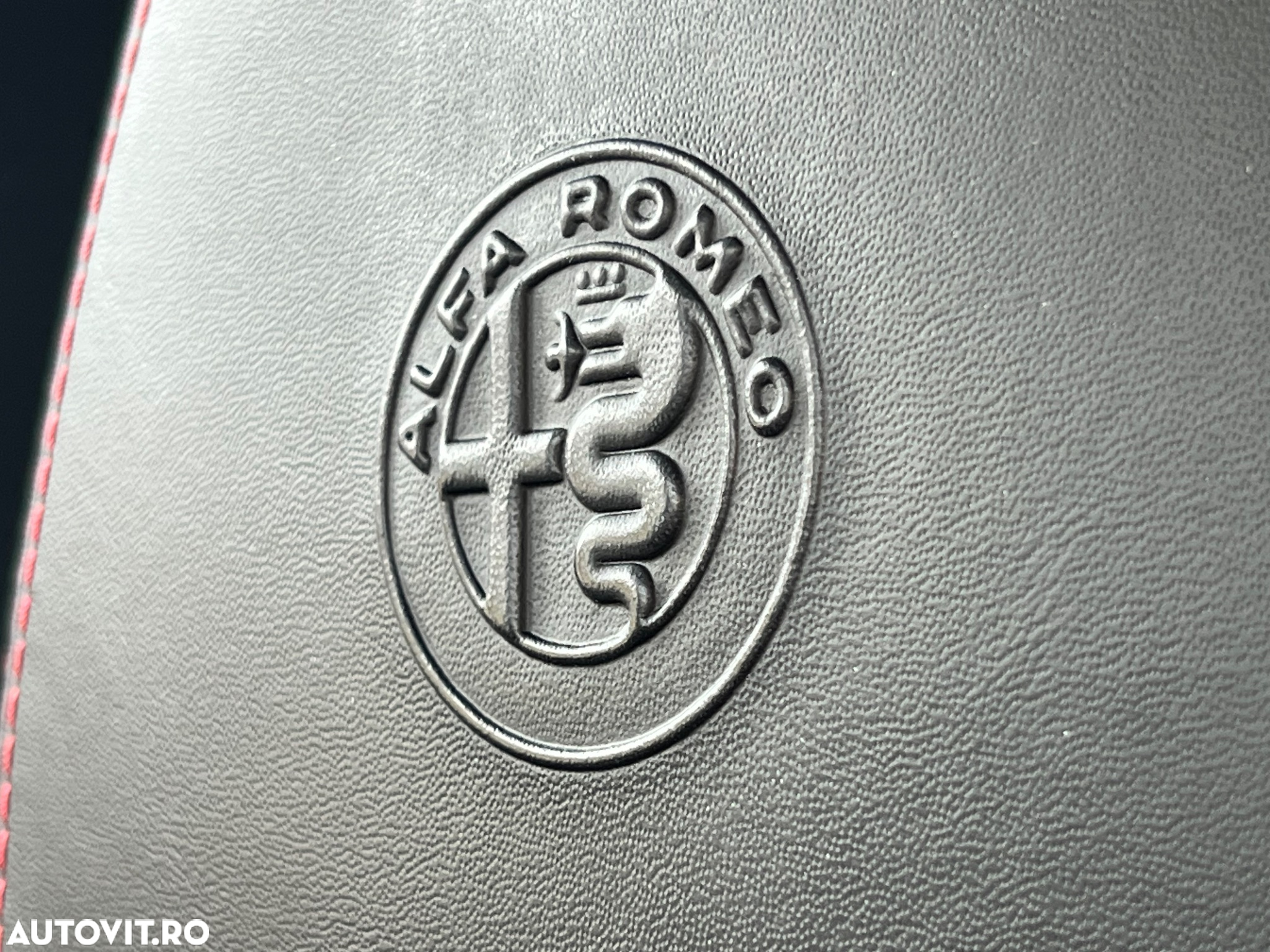 Alfa Romeo Giulia 2.9 V6 Bi-Turbo AT8 Quadrifoglio - 30
