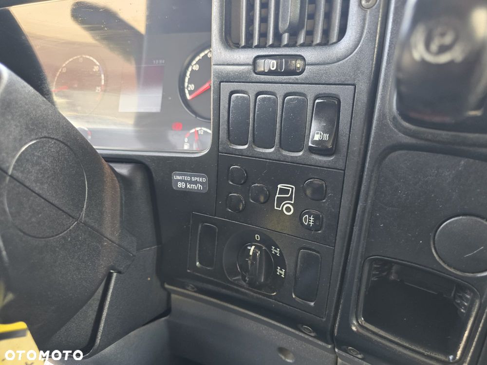 Scania P 360 6x4 - 4