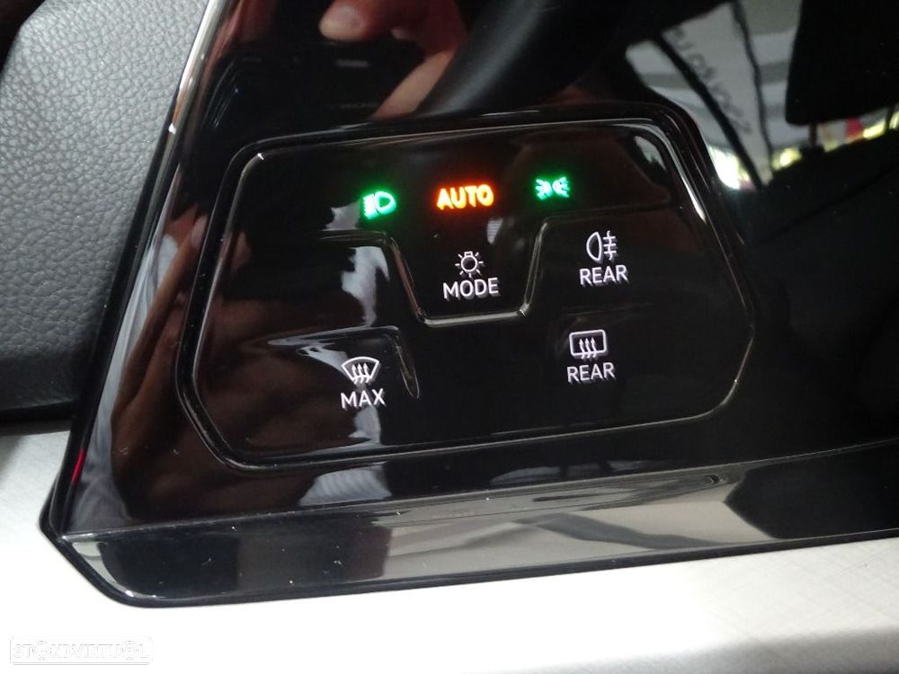 VW Golf Variant 2.0 TDi Life - 11
