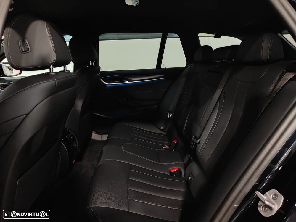 BMW 530 e Pack Desportivo M - 40