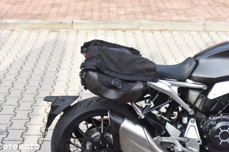 Honda CB - 11