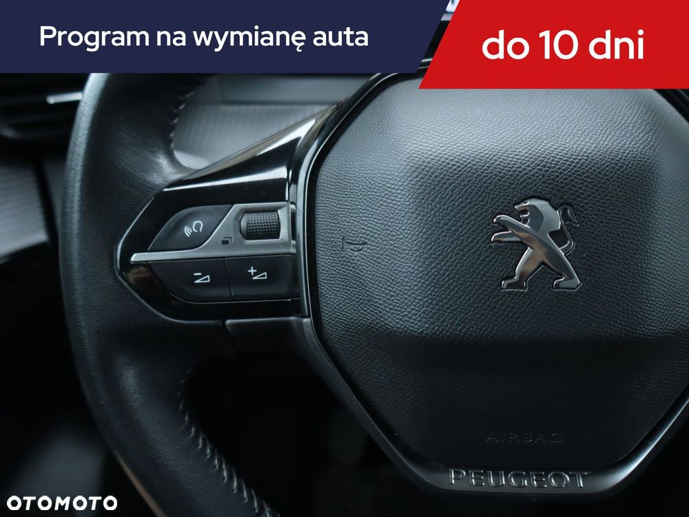Peugeot 208 - 18