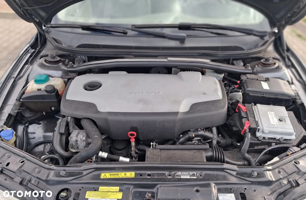 Volvo S60 2.4D5 Momentum - 6
