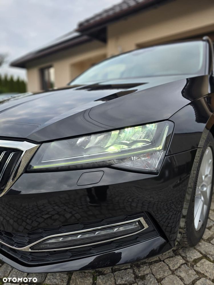 Skoda Superb 2.0 TDI DSG Premium Edition - 30