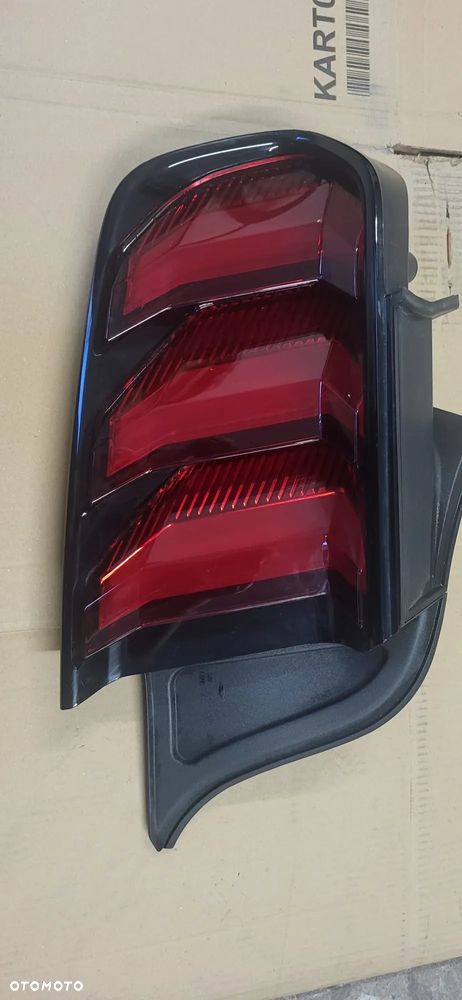 Ford mustang 2019rok lampy tyl lewa prawa usa komplet stan idealny - 3