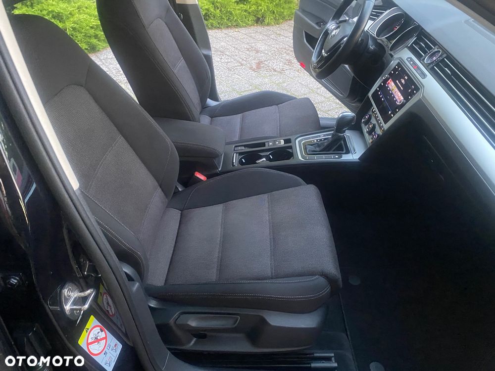 Volkswagen Passat 2.0 TDI (BlueMotion Technology) DSG Comfortline - 26
