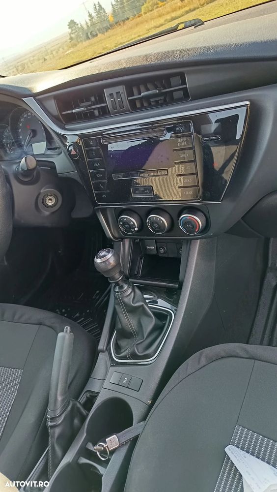 Toyota Corolla - 12