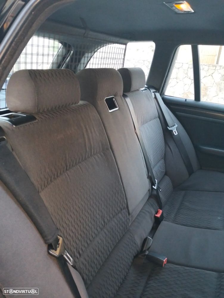 BMW 320 d Touring - 9