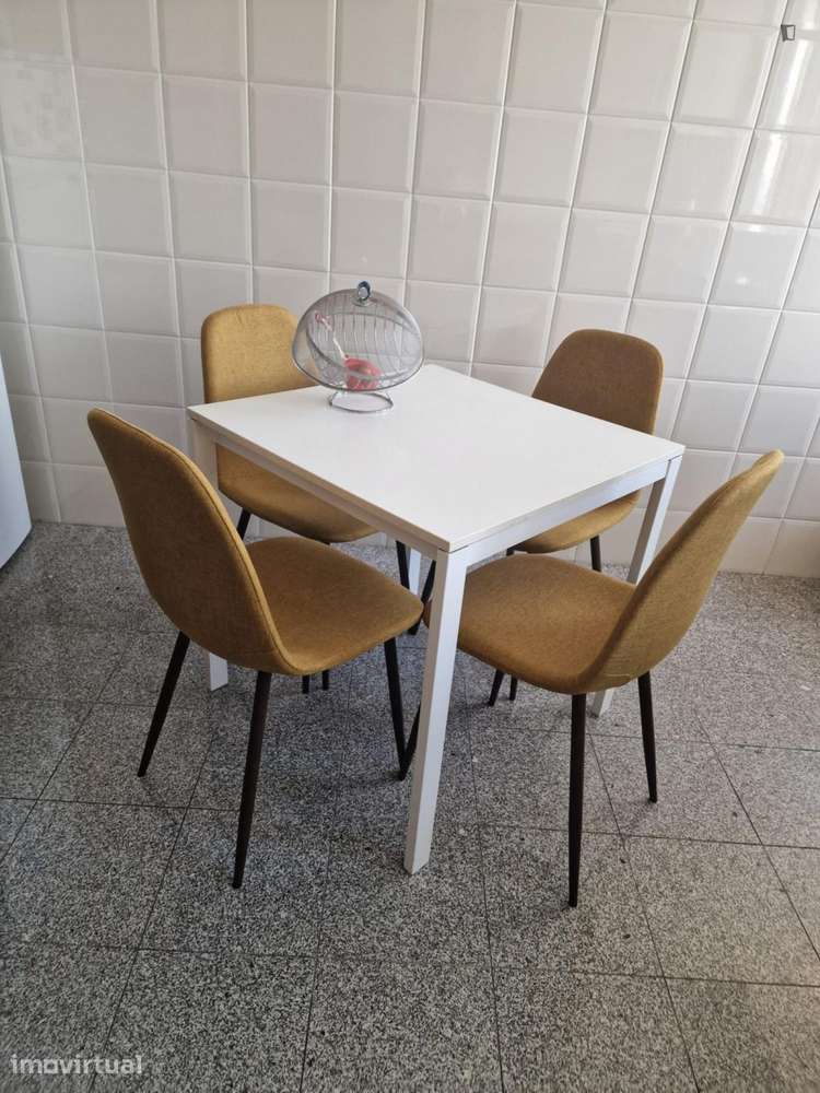 Quarto - localizado em Aveiro - Grande imagem: 3/11